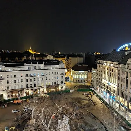 Exclusive - Vaci Street Budapest