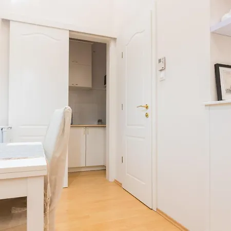 Exclusive - Vaci Street Apartment